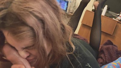 Grleni kurac, poderane najlonke i poderane pete lijepo je upoznati